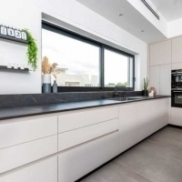 החלפה וחידוש דלתות / מגירות מטבח